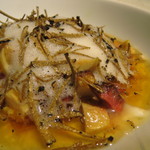 エクアトゥール - ハツのコンフィとフォアグラ、根セロリのピューレとコンソメのジュレ、仏産秋トリュフで