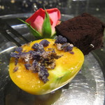 エクアトゥール - カラメルのギモーブとほおずき、菫の砂糖漬け