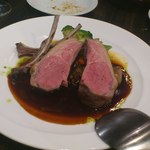 子羊の背肉のロースト。美味。