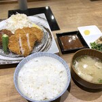 三匹の黒豚 - ◆仔豚ちゃん定食(1000円）・・ご飯・豚汁はお代わり無料。