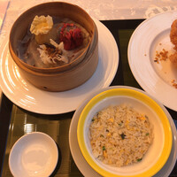 中国料理 王宮 - 点心、炒飯。