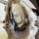 津田宇水産 レストラン - 6月にこんな立派な蒸し牡蠣が頂けるなんて！