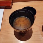 鮨 さかい - 車海老と毛ガニの出汁の味噌汁