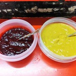 新ちゃん - ぎょうざのタレ用のコチュジャンとカラシ