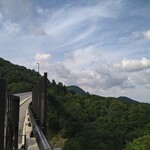 Cafe Suimei - 橋と雲