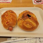 神戸屋ブレッズ - ウインナーパンとカレーパン