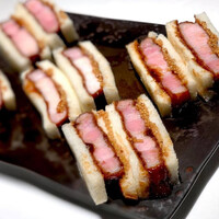 TexturA - ・黒酢のスブタ
                      まさかのカツサンド！
                      酸味があるのが美味しいのだよ。