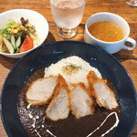 レストラン マカロニキッチン - 欧風カレーチキンカツトッピング♪