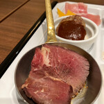 神戸トアロード ホテル山楽 - ローストビーフ　器が可愛い！
