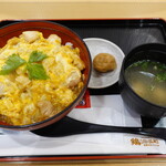 鶏三和 - 香草美水親子丼(860円)
