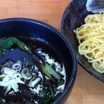 Men Daining Ukuu - あんかけ黒つけ麺
