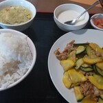Shouhonkon - ズッキーニと豚のオイスターソース炒め(日替)