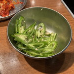 大阪焼肉・ホルモン ふたご  - ＊ 肉友青唐辛子　50円