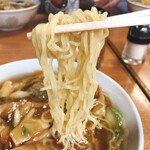 新華園 - ちぢれ細中華麺♪