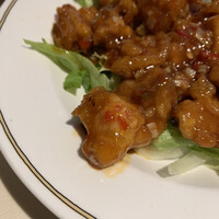 中国飯店 三田店 - 餡をまとって、ちと辛めで、お肉は柔らかく、美味しい