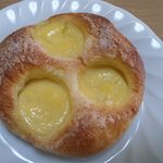 ル　ペトラン - 2012.10. 名前忘れたカスタードクリームのパン（\170）