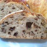 ル　ペトラン - 2012.10. 柚子とチョコのカンパーニュ（\180）のスライス