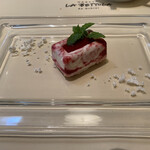 LA BETTOLA da Ochiai NAGOYA - いちごのアイスケーキ
