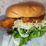 MOS BURGER - 日本の生産地応援バーガー 真鯛カツ〈愛媛県愛南町〉394kcal　530円税込