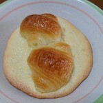 ガロパン - メロンパンの生地にプチコロ乗せちゃいました110円