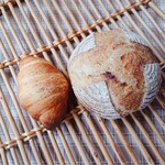 天然酵母パン 晴ぱん - 1週間後にまたまたカンパーニュと塩パンを購入