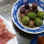 アルベロ ネロ - オリーブも、美味しい