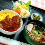 地下食堂 天輪 - ふわ玉子とトマトソースのカツ丼