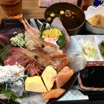 居酒屋 やっとる? - 海鮮丼¥1290(税込)