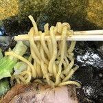 韮崎家 - 韮崎ブラックラーメン 麺リフト