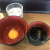 本陣 - 料理写真:生卵に蕎麦つゆ