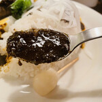 カレー食堂 リトルスパイス - じっくり煮込んだ黒き辛口ルー！