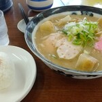 中華そば 富いち - 冷や汁そばと〆の梅のおにぎり。