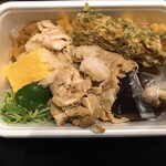 丸亀製麺 - テイクアウト
            ●磯部ちくわ　70円だった記憶…
            ●豚の冷しゃぶうどん弁当　590円（税込）
            冷ぶっかけうどん、すだちおろし、豚の冷しゃぶ、野菜バラ天、きんぴらごぼう、玉子焼き