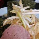 ラーメン かとちゃん - ピリカラなネギはラーメンショップの定番すね