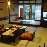 本家伴久 - 客室内