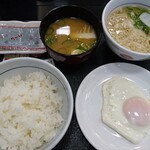 なか卯 - 目玉焼き朝定食とはいからうどん小