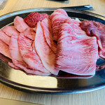 和牛放題の殿堂 秋葉原 肉屋横丁 焼肉 - 