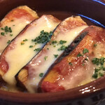 サングリア - なすとトマトチーズのオーブン焼き