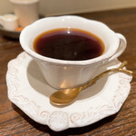 バンチオブピオニース - お好きなお飲み物とケーキ 1000円
            ⁡チョコレートケーキ、コーヒー