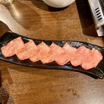 焼肉ホルモン 新井屋 - 上タン塩