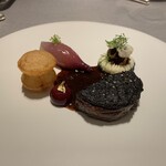 ASAHINA Gastronome - 黒毛和牛フィレ肉＆黒トリュフ　ポワレにし、黒トリュフのグラッサージュとそのテールのブレゼ、オニオンルージュのファルシ
