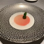 ASAHINA Gastronome - 白桃＆ベルベーヌ　日川白鳳を使ったペッシュメルバ　ベルベーヌの香り　グラスヴァニーユと