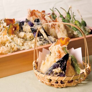 キュービックプラザ新横浜内でランチに使えるお店 ランキング 食べログ