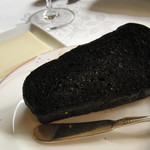 こ、これは・・・（備長炭と間違えた物体）