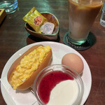 Scoot - モーニング
たまごロール
ヨーグルト
アイスカフェオレ
茹で玉子　おつまみも付いてます