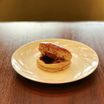 ラウンジ シーウインド - チェリーパイ@チェリーフィリングを挟んで焼きこんだペストリーパイ