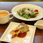 ラウンジ シーウインド - 軽食＠キャロットスープは強い人参の香りでした