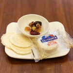 ラウンジ シーウインド - ブリーチーズとドライフルーツ(お一人様一皿) 