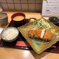 すき焼き 串カツ はるな 本町店 - セット全容