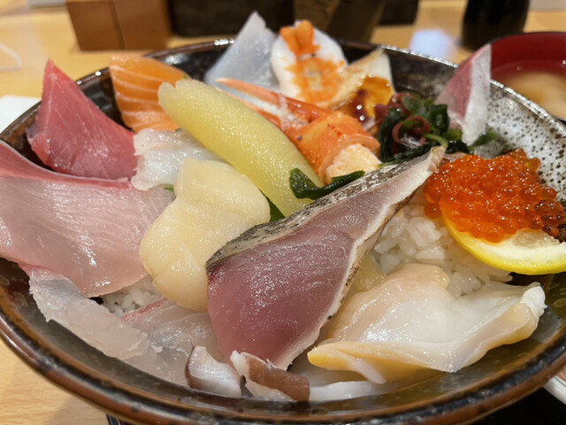 海鮮丼 魚しん 長船 海鮮丼 食べログ